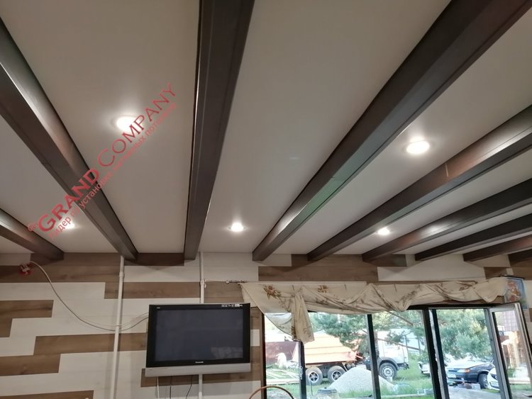 Многоуровневые натяжные потолки