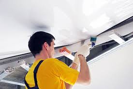 установка натяжних потолков